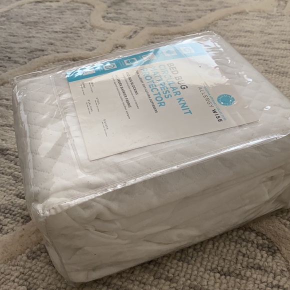Martha Stewart bedbug knit mattress protector twin - Picture 2 of 2